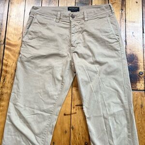 American Eagle Men’s 32x32 (Fits 34x32) Extreme Flex Slim Straight Chino Pants